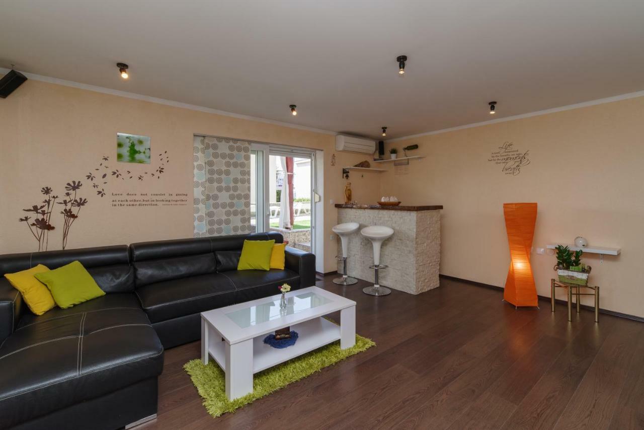Apartment Sarar Криквеница Екстериор снимка